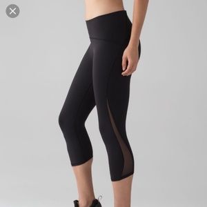 NWT Lululemon Train Times Crop
